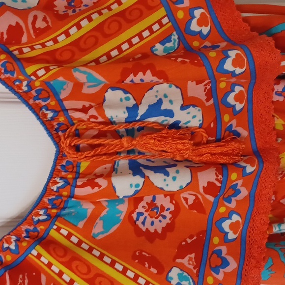 Flying Tomatoe, size L, floral print mini dress with ruffled collar. 100% rayon. - Picture 2 of 12